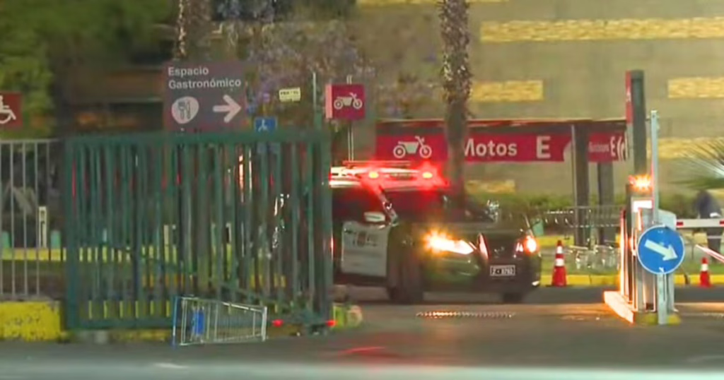 Fallece guardia tras accidente con portón en Mallplaza Tobalaba