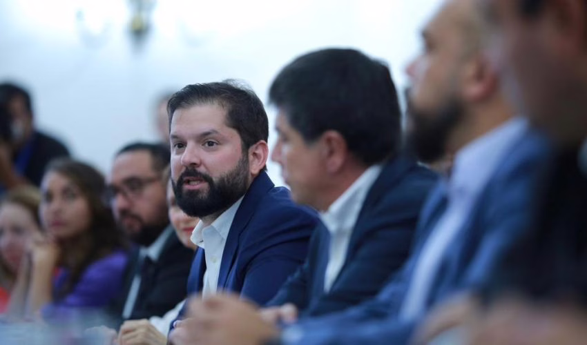 Presidente Boric niega denuncia de acoso sexual y califica los hechos como infundados