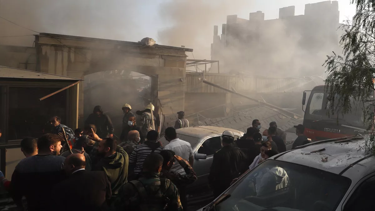 Rebelión en Siria: Rebeldes se preparan para cercar Damasco mientras llaman a un cambio de régimen