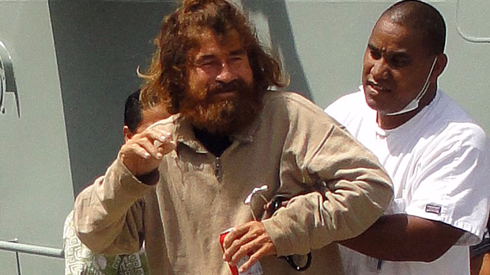 La increíble odisea de Salvador Alvarenga: 438 días a la deriva en el océano