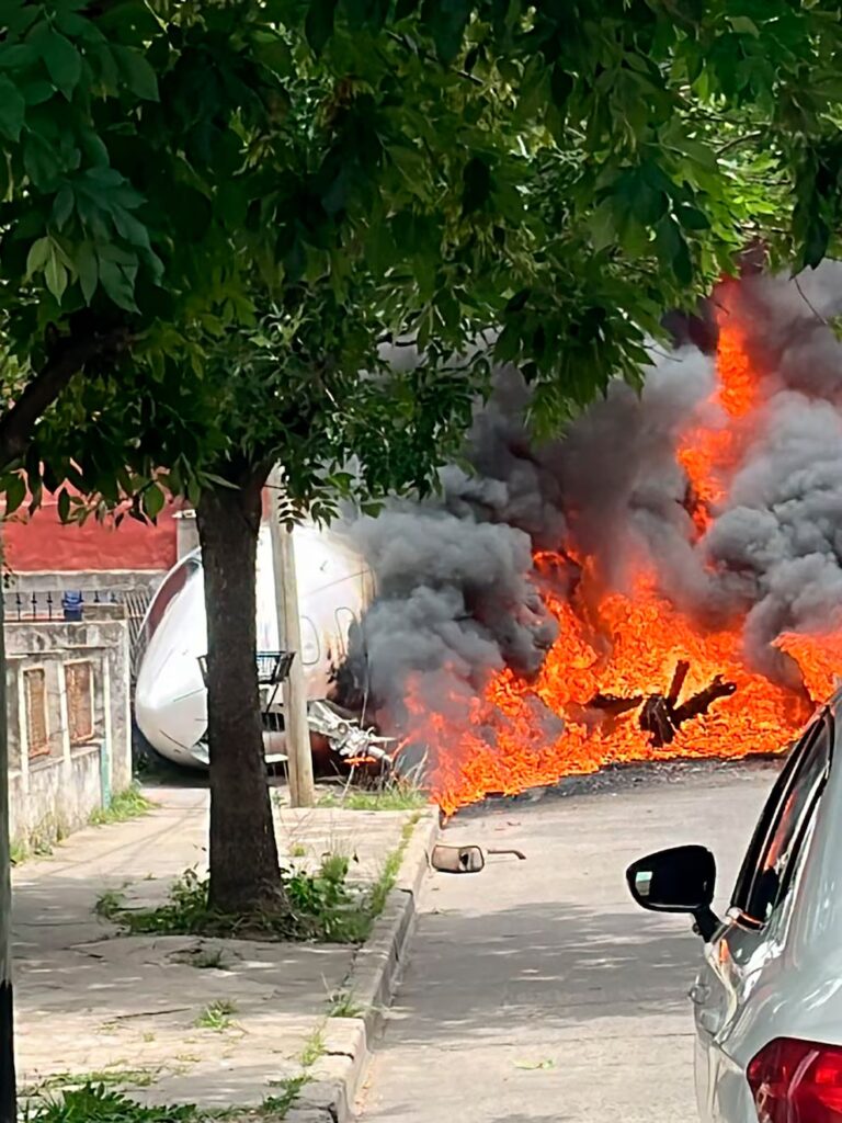 Tragedia en San Fernando: Avión se despista y choca contra una casa