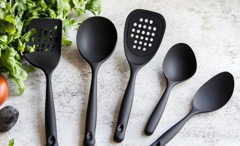 Los utensilios de plástico negro: ¿un riesgo para la salud?