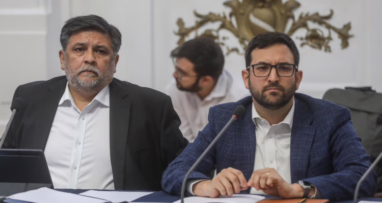UDI solicita renuncia de asesores clave del Presidente Boric por caso Monsalve