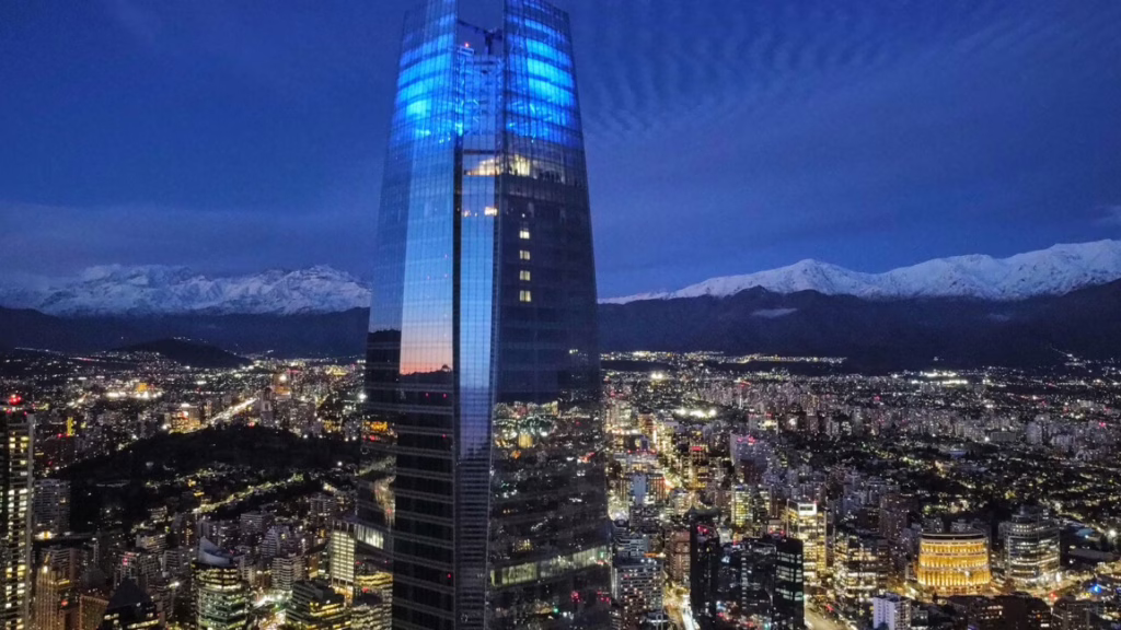 Chile fuera del Top 10 en el ranking de desempeño económico de la OCDE según ‘The Economist’