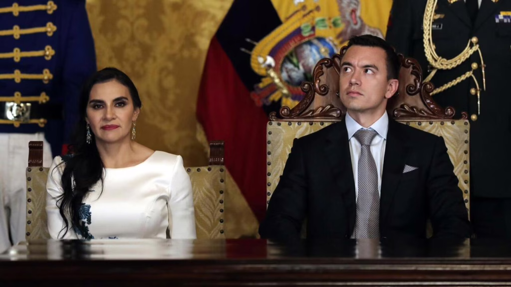 Ecuador: Daniel Noboa nombra vicepresidenta encargada en medio de crisis política