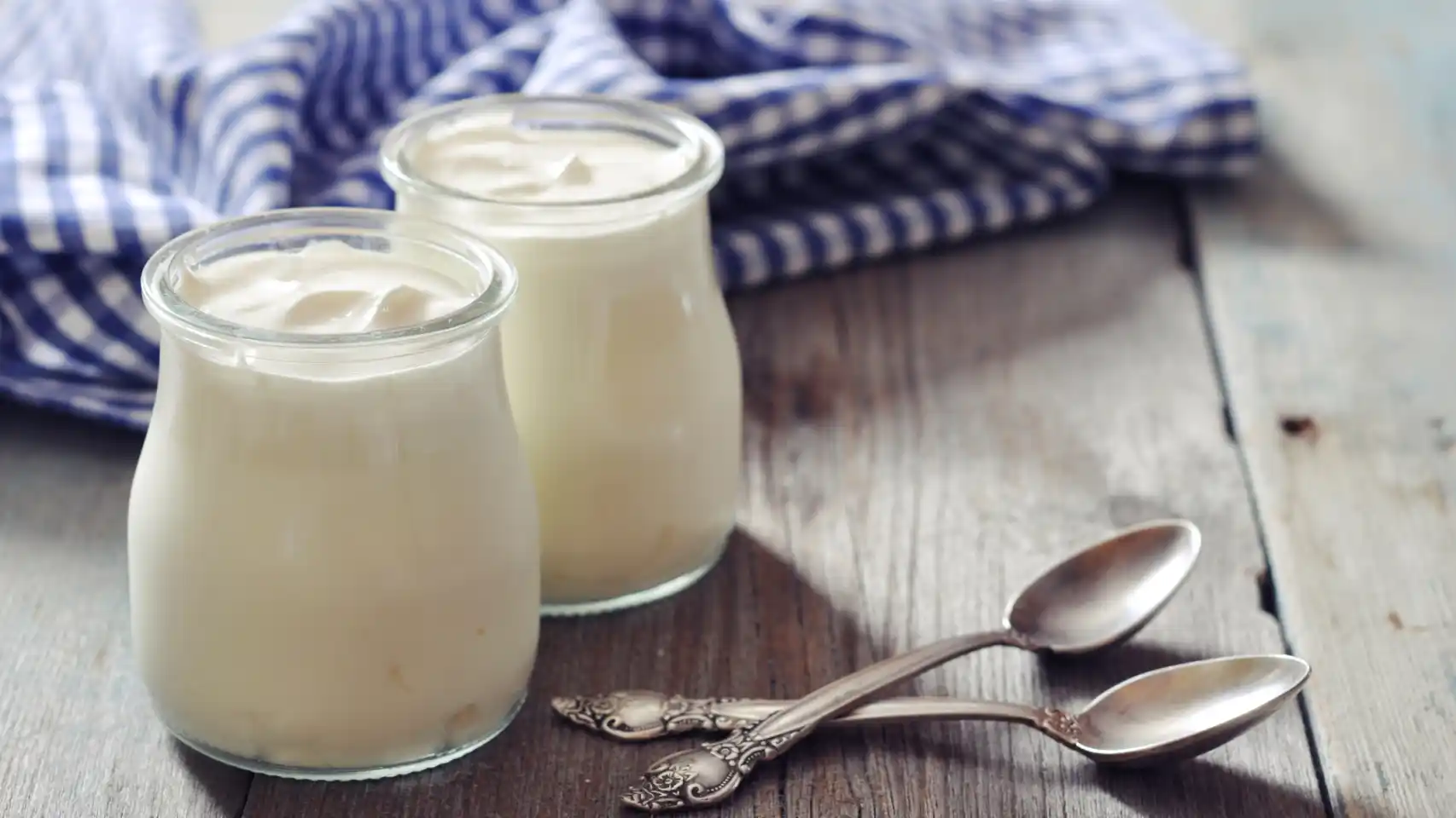 ¿Por qué el yogur natural es la opción más saludable?