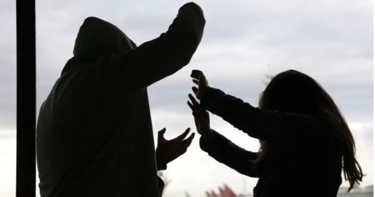 Hombre irrumpe en casa de su expareja en Punta Arenas y termina herido tras pelea con padrastro