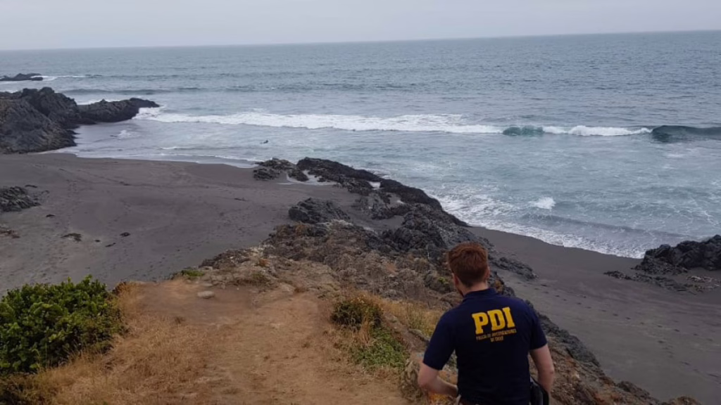 Surfista muere tras ser impactada por bote de pescadores en playa de Cobquecura