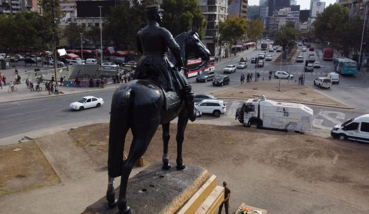 Monumento a Baquedano no regresará a Plaza Italia: Consejo de Monumentos Nacionales aprueba su retiro definitivo