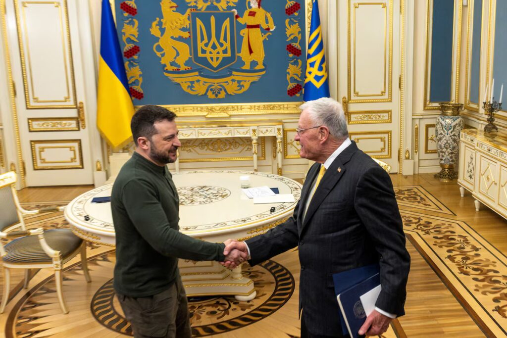 Enviado de Estados Unidos a Ucrania elogia a Zelensky tras críticas de Trump
