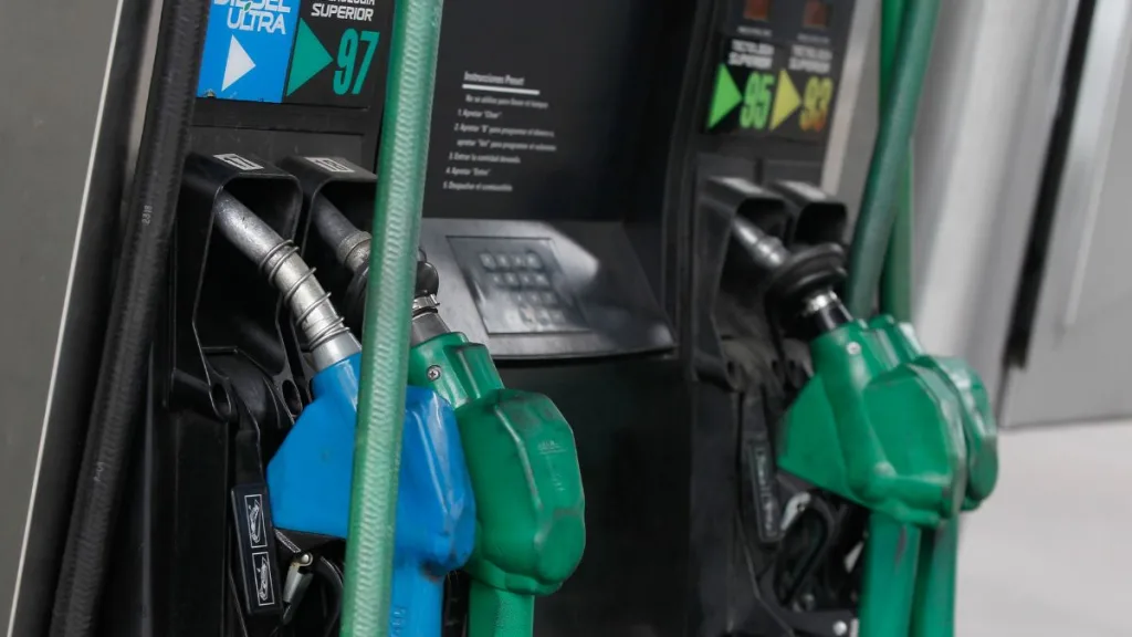 Uruguay, el país con la gasolina más cara en América Latina, seguido por Chile