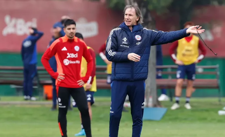 Ricardo Gareca seguirá al mando de La Roja tras reunión con la ANFP