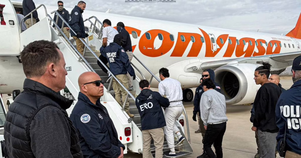 Maduro anuncia la reanudación de vuelos de repatriación de migrantes venezolanos desde EE.UU.