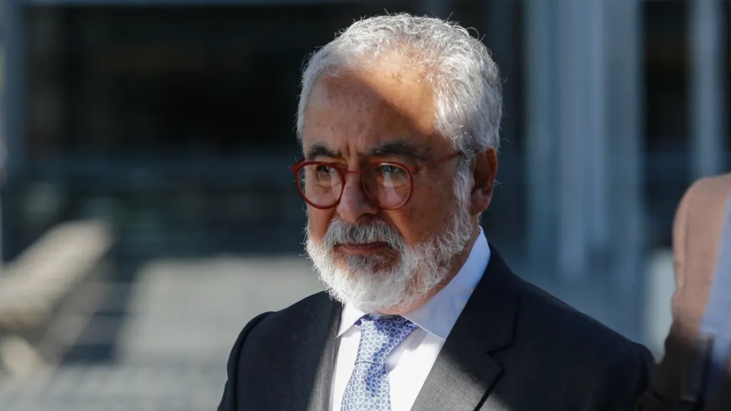 Corte revoca arresto domiciliario de Luis Hermosilla y ordena su reingreso a prisión