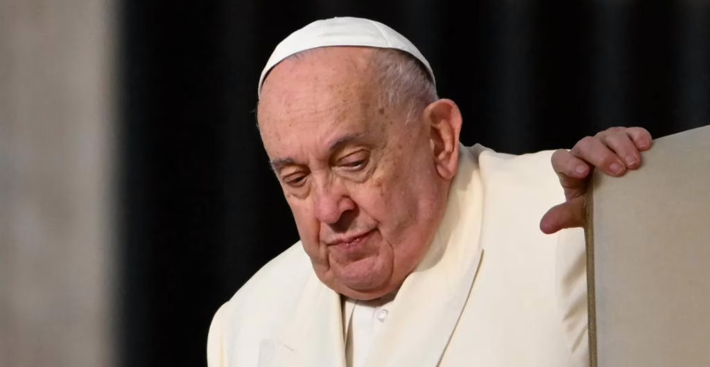 El Papa Francisco estuvo al borde de la muerte: médicos revelan momentos críticos de su hospitalización