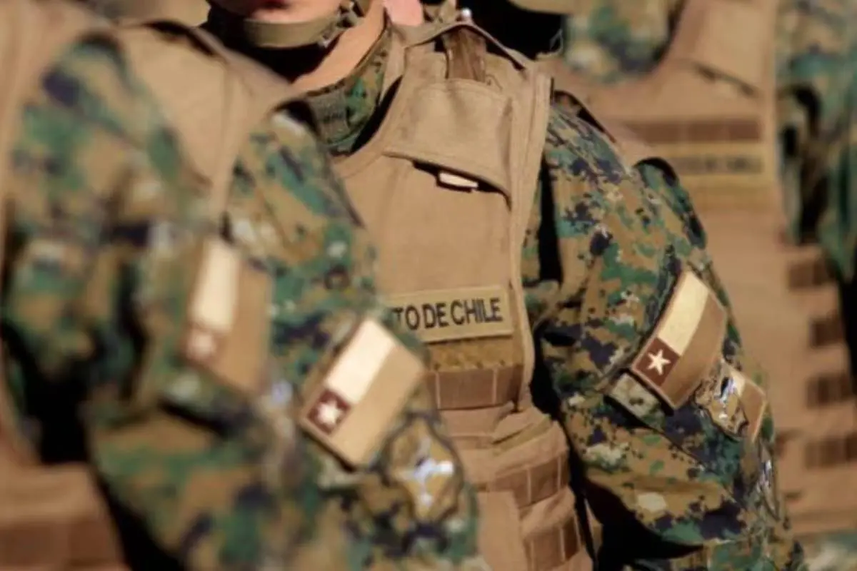 Ejército de Chile enfrenta deuda de $7 mil millones por pagos en exceso