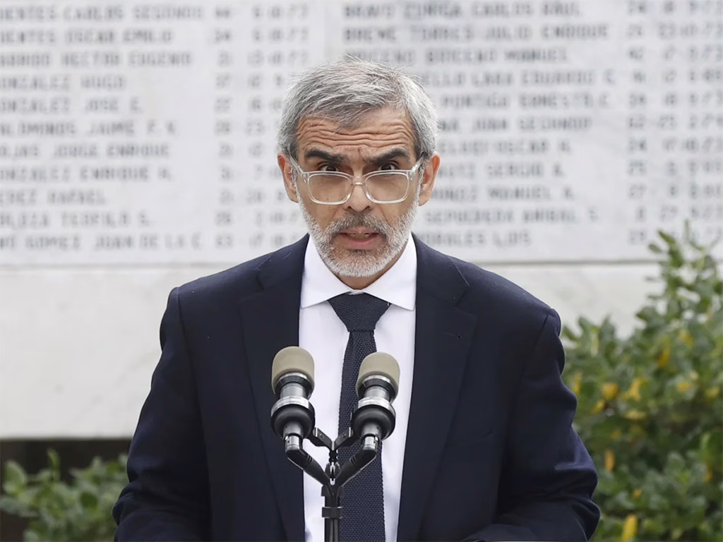 Nuevo Ministerio de Seguridad Pública: Luis Cordero tendrá sueldo base de $500 mil más millonarias asignaciones