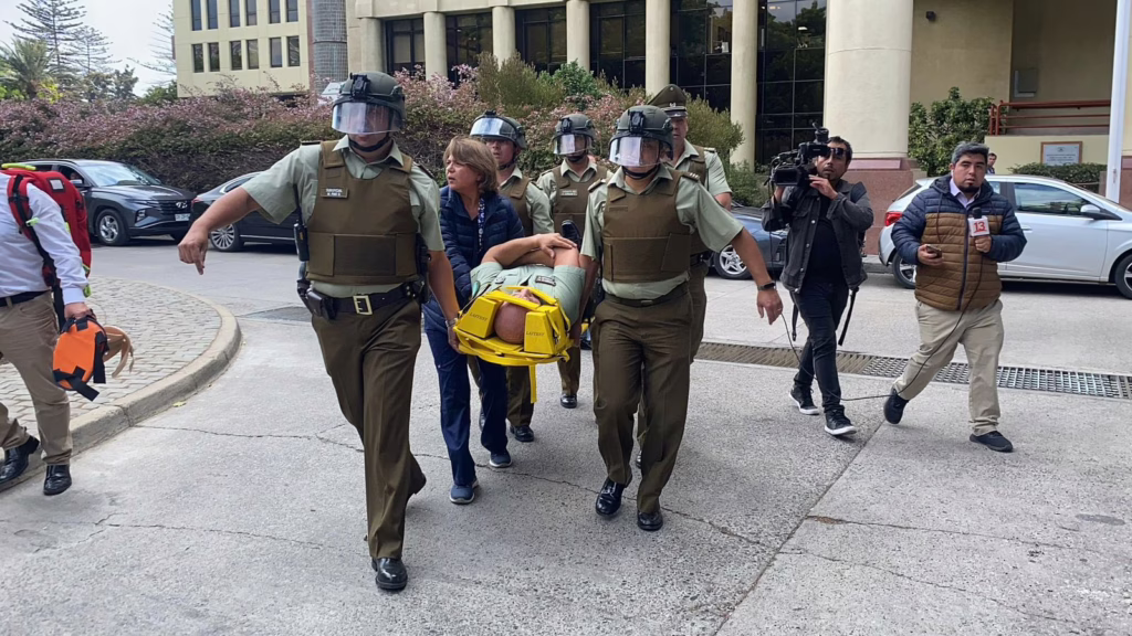 Protesta de pescadores frente al Congreso termina con enfrentamientos y un carabinero herido