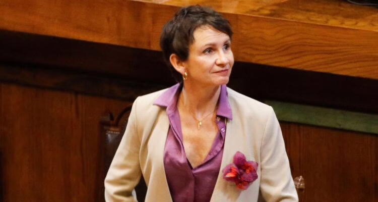 Carolina Tohá renuncia al Ministerio del Interior: Anuncia posible candidatura presidencial
