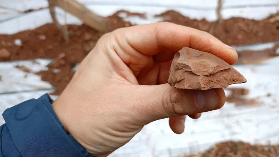 Arqueólogos en China Desentierran Herramientas de Piedra que Podrían Ser Neandertales