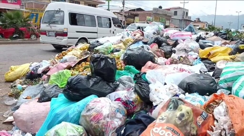 Cochabamba en crisis: toneladas de basura ponen en riesgo la salud pública