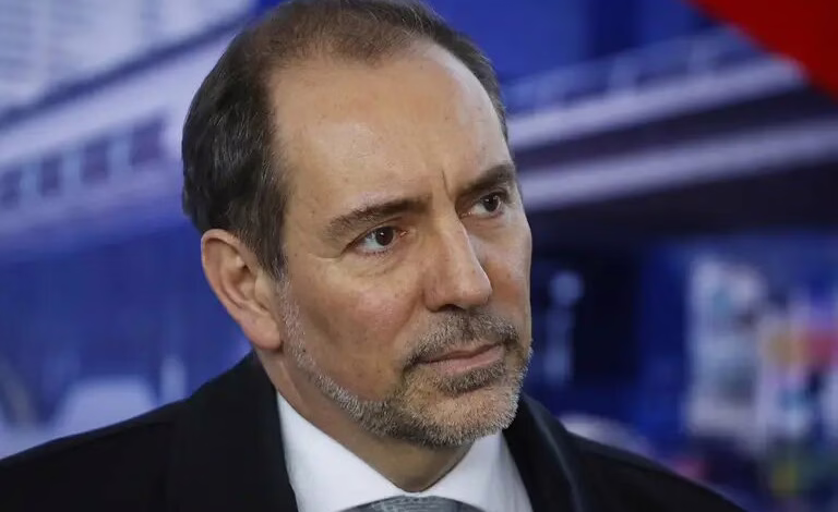 Louis de Grange responde al ministro Muñoz y exige evidencia en leyes de tránsito: “Hay normativas basadas en prejuicios”