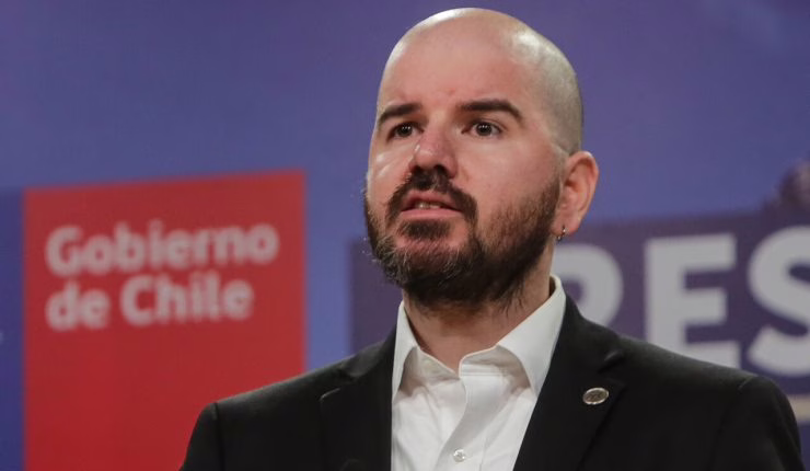 Exdirectora de ProCultura revela llamado clave de Larraín a Jackson para financiar proyecto en Rapa Nui