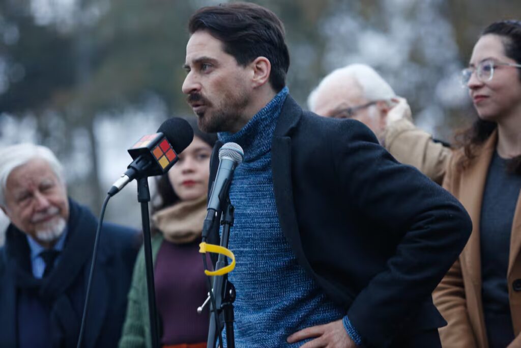 Crisis interna en el Frente Amplio tras derrota de Winter: críticas cruzadas a Yeomans, la directiva y el equipo estratégico