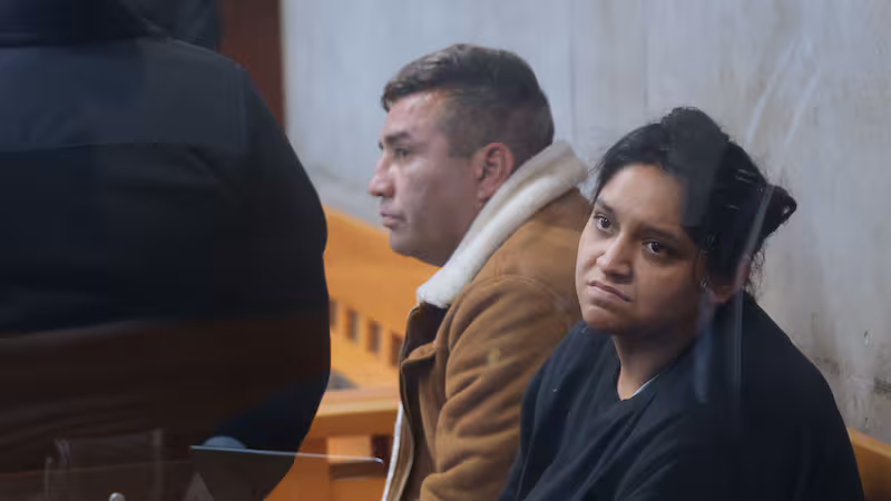 Grave caso de maltrato infantil en Pudahuel: bebé con quemaduras y rastros de cocaína involucra a madre y padrastro
