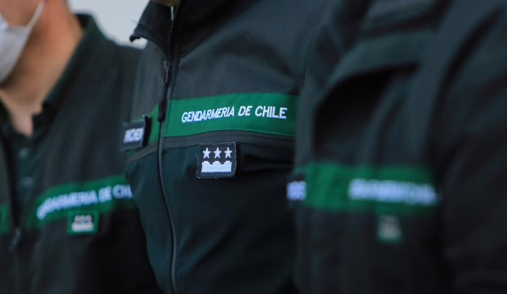 Director de Gendarmería autorizó rápido traslado de su hermano sin inhabilitarse, pese a conflicto de interés