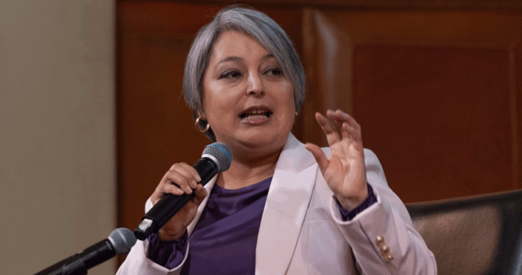 Jara admite haber realizado los tres retiros de fondos de pensiones y responde a críticas