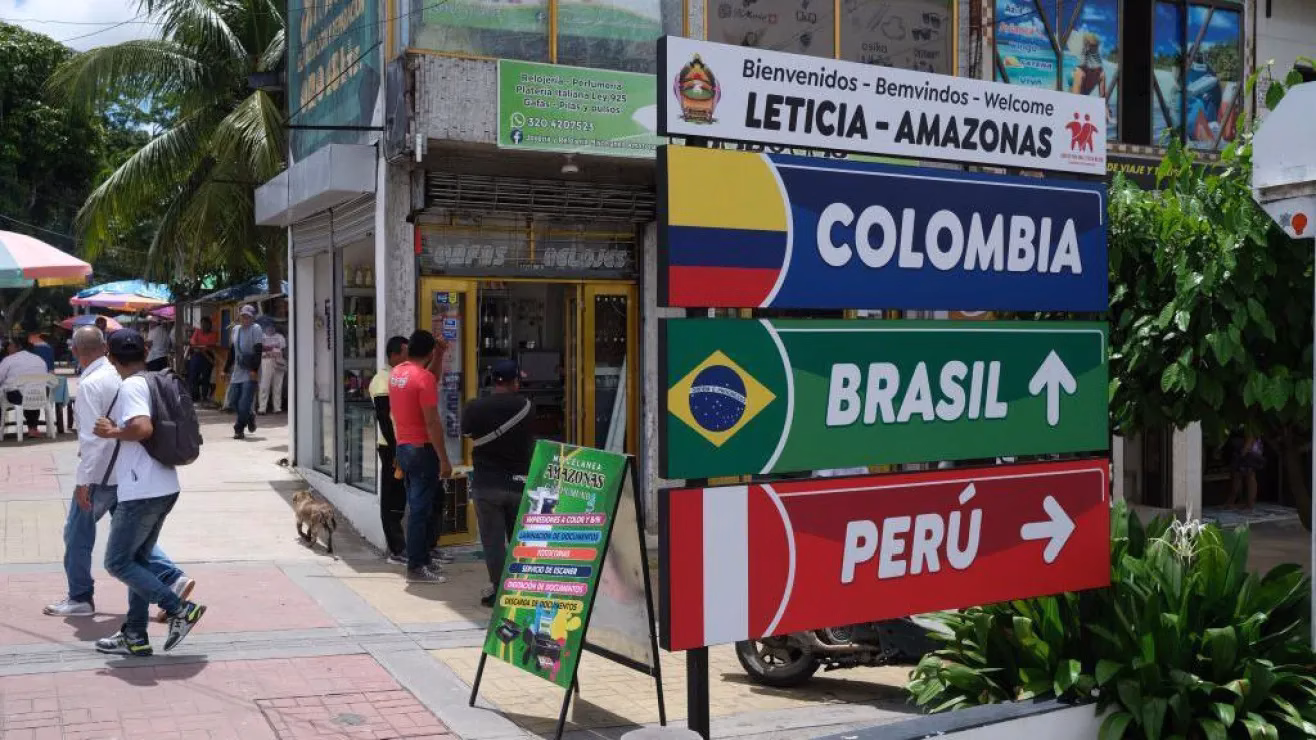 Perú ordena detención de dos trabajadores colombianos en isla en disputa fronteriza