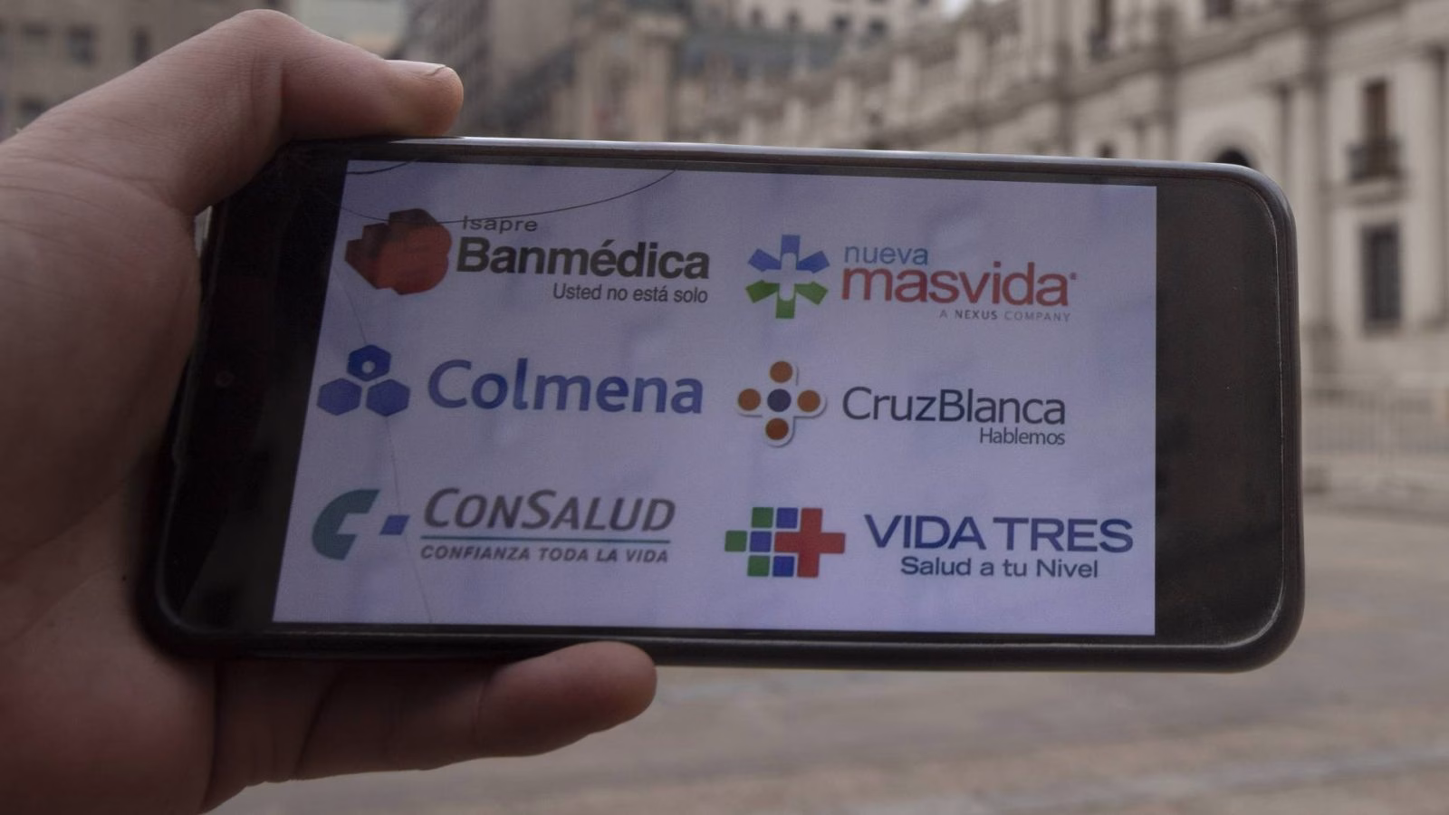 Cinco isapres aplicarán alza de planes de salud en septiembre: aumentos llegarán hasta 3,7%