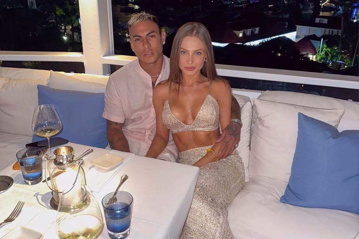 Juliana Peixoto, esposa de Eduardo Vargas, se tituló como médica en Brasil