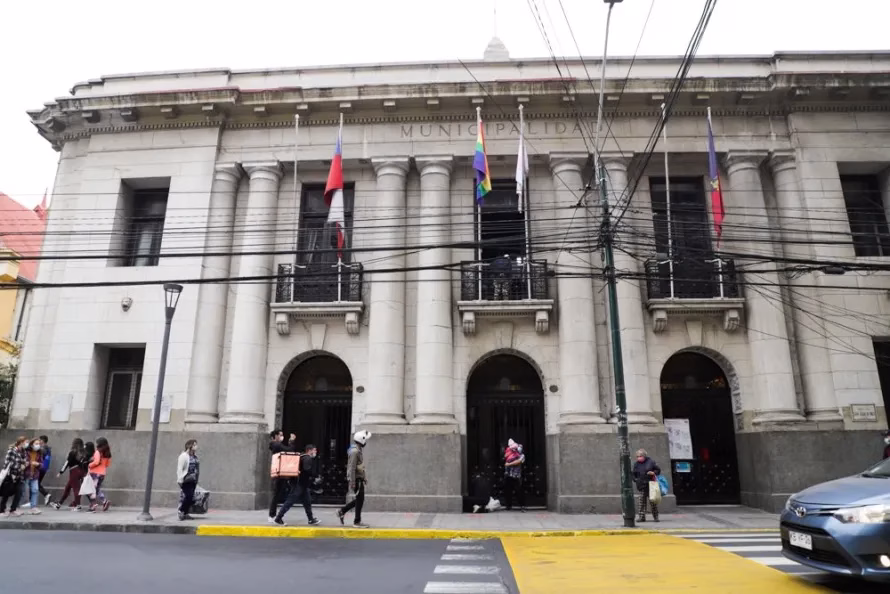Controversia en Valparaíso por uso de redes municipales a favor de candidatura de Jorge Sharp