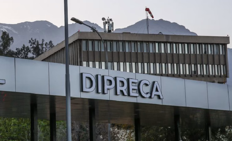 Descubren pagos de pensiones a fallecidos en Carabineros y la PDI: algunos figuran con más de 110 años