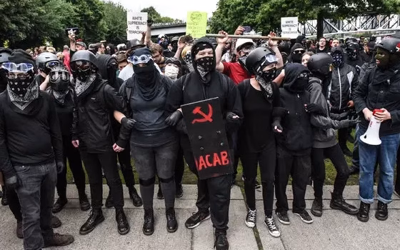 Trump busca declarar a Antifa como grupo terrorista tras asesinato de Charlie Kirk