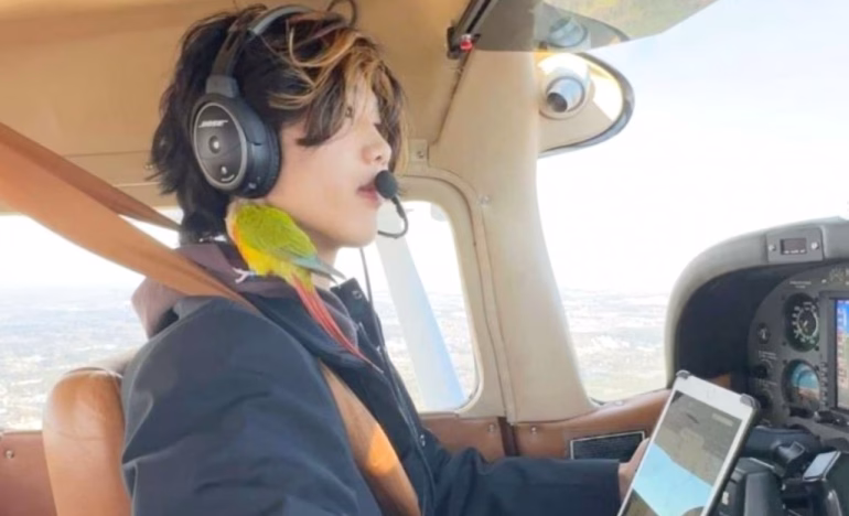 El influencer estadounidense Ethan Guo llegará este sábado a Punta Arenas tras su polémico aterrizaje en la Antártica. Conoce las condiciones judiciales, multas y próximos pasos del caso.
