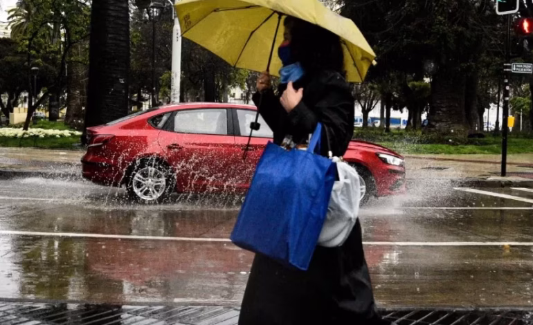 Lluvia en casi todo Chile: sistema frontal traerá precipitaciones desde el lunes
