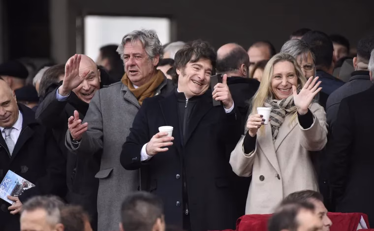 Gobierno de Argentina pide allanar medio y domicilios de periodistas por filtración de audios de Karina Milei