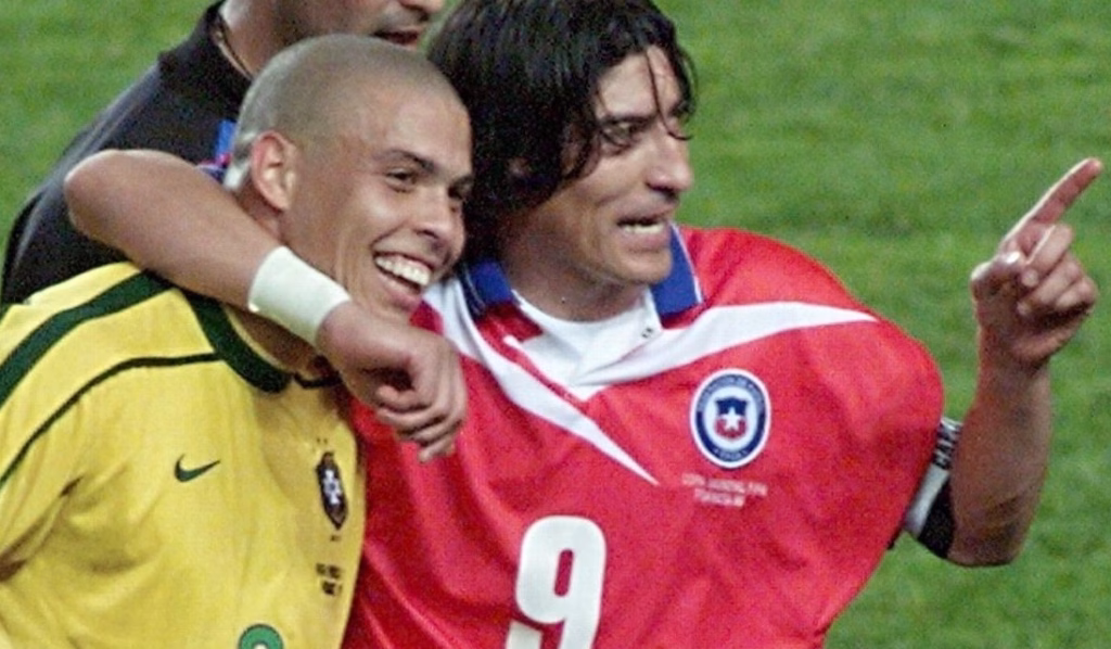 Ronaldo sorprende y elige a Iván Zamorano como el mejor jugador chileno de todos los tiempos