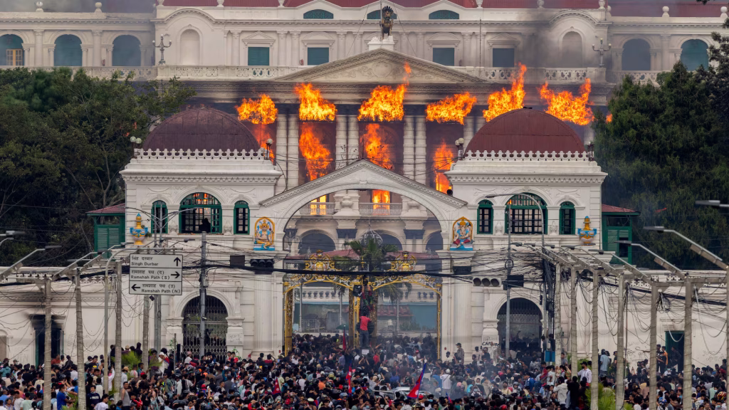 Nepal en crisis: ex primer ministro y canciller brutalmente atacados en su hogar durante protestas