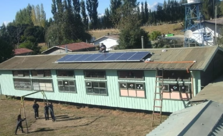 Escuela rural de Quellón sigue cerrada tras amenazas de muerte contra su única profesora