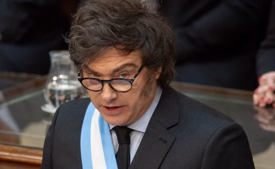 Parlamento argentino acusa a Milei de impulsar criptomoneda que generó pérdidas globales