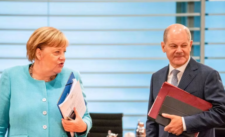 Un hombre fue arrestado en Alemania por promover en la darknet los asesinatos de Angela Merkel y Olaf Scholz. Publicaba datos de políticos y pedía donaciones en criptomonedas para financiar recompensas.