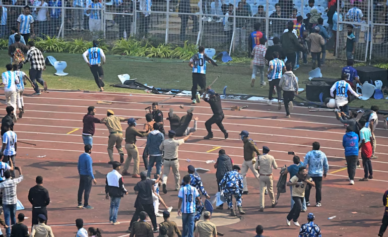 Detienen al organizador del evento de Lionel Messi en Calcuta tras graves incidentes en el estadio, protestas masivas y denuncias por mala gestión.