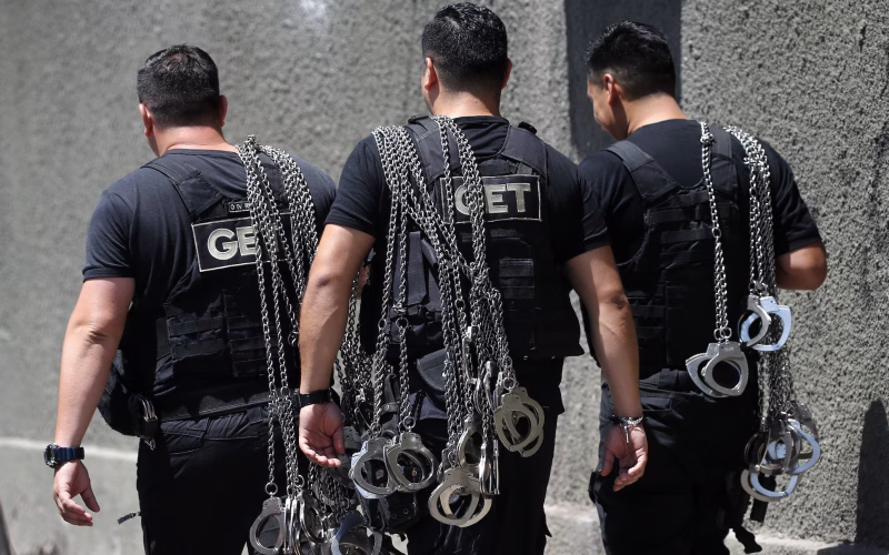 Golpe histórico contra la corrupción penitenciaria deja 66 detenidos, 44 son funcionarios de Gendarmería