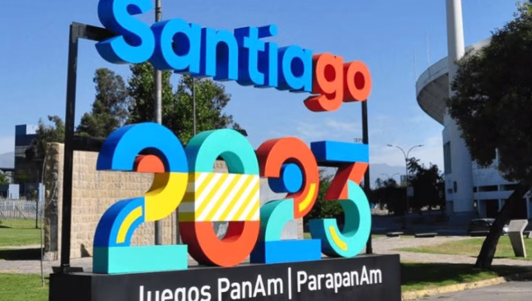 La Corporación Santiago 2023 cerró sin entregar informes y con una deuda cercana a los 10 mil millones de pesos. La Comisión de Deportes pidió una auditoría a la Contraloría y un posible pronunciamiento del Consejo de Defensa del Estado.