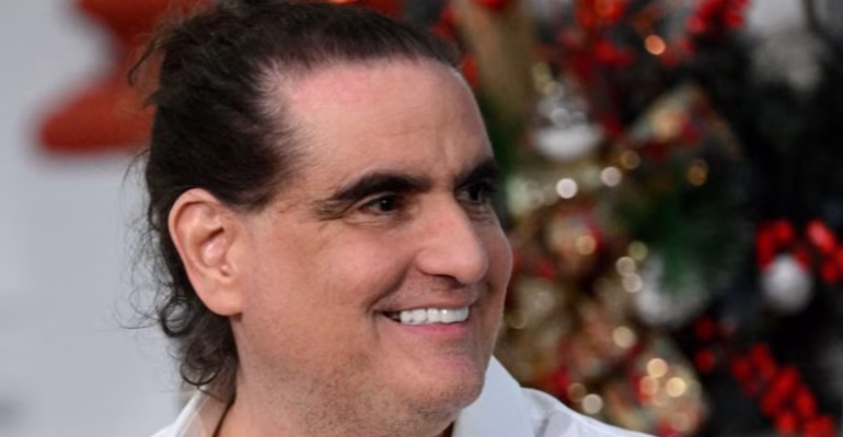 La salida de Alex Saab del gobierno expone fracturas internas en el oficialismo venezolano mientras Delcy Rodríguez consolida su poder tras la salida de Maduro.