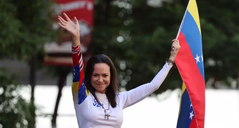 María Corina Machado pidió una transición democrática plena en Venezuela y rechazó acuerdos que mantengan al chavismo en el poder tras reunirse con Marco Rubio.